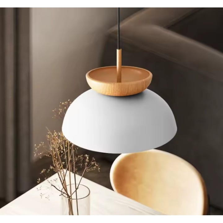 Lámpara colgante estilo escandinavo detalle tipo madera