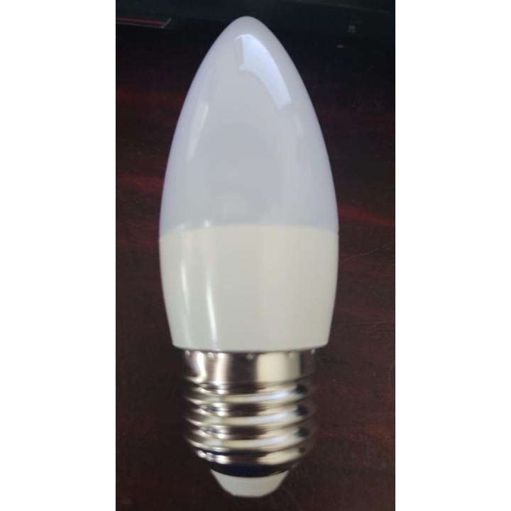 Foco e26 tipo vela luz cálida